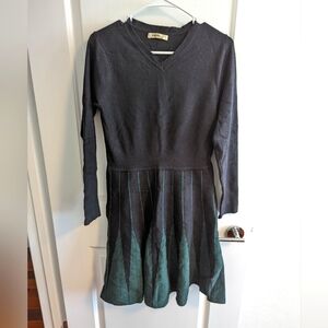 Eshakti Zapelle fit and flare sweater dress, black and deep green. Size L (12)